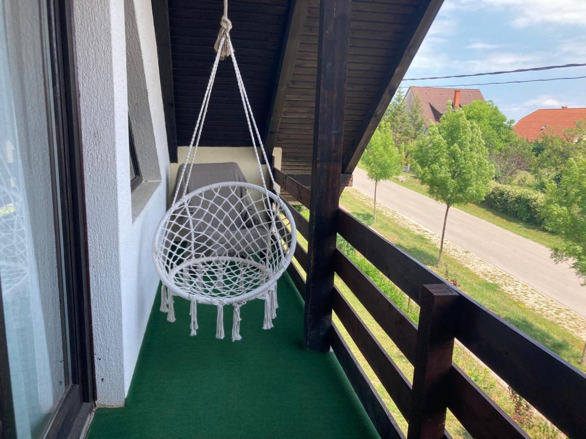 Karadi Apartman Zánka Exterior foto
